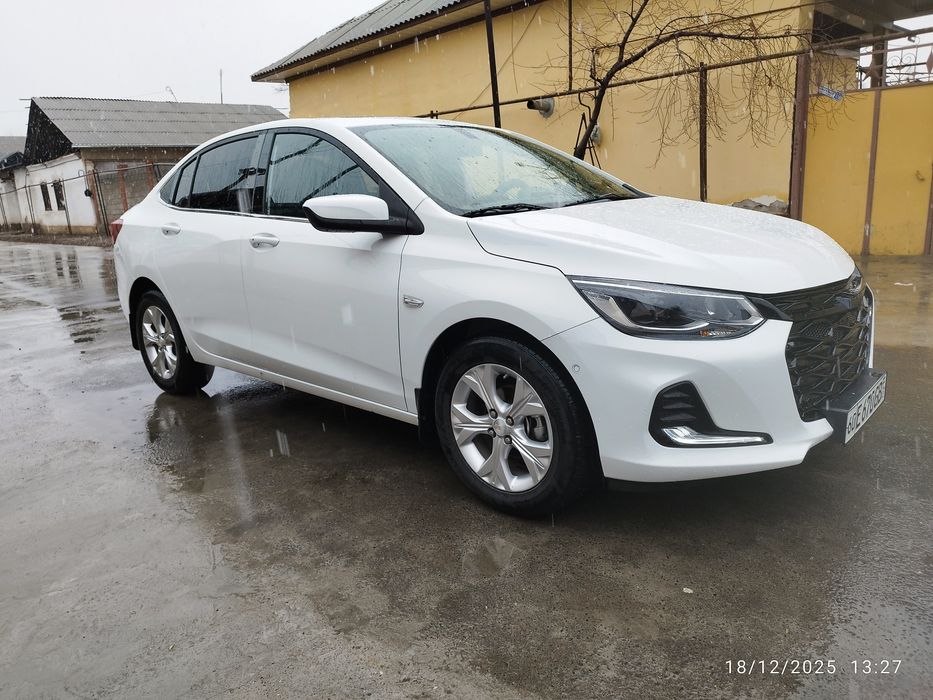 Shevrolet onix sotiladi