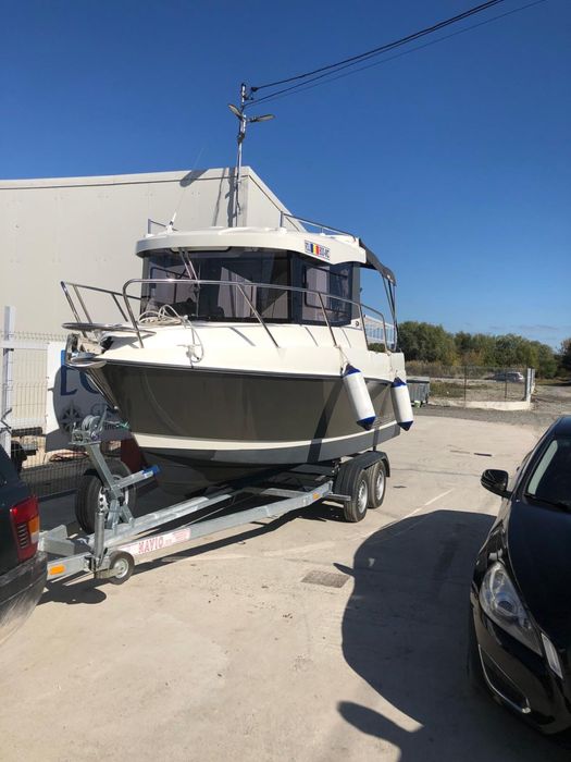 Barca +motor de vanzare