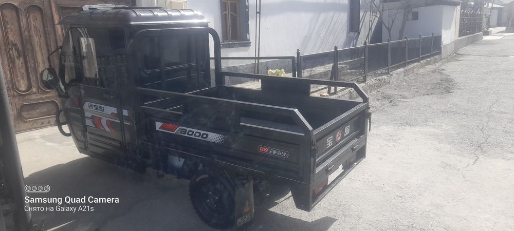 Assalamu alekum skuter sotiladi xoladi idial akumlatirlari yangi minis