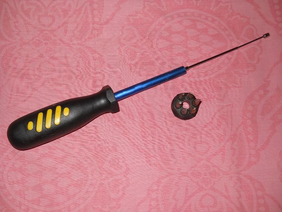 Șurubelniță multifuncțională cu tija telescopica cu magnet