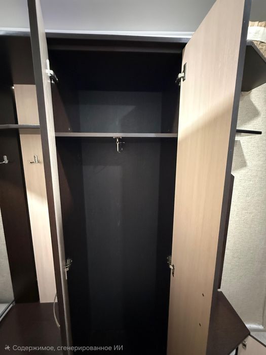 Продам шкаф в прихожую