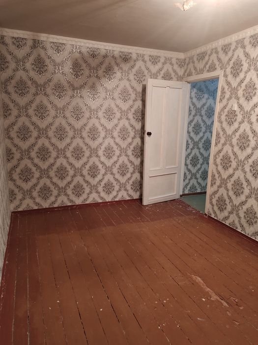 Uchquduqdan uy sotiladi