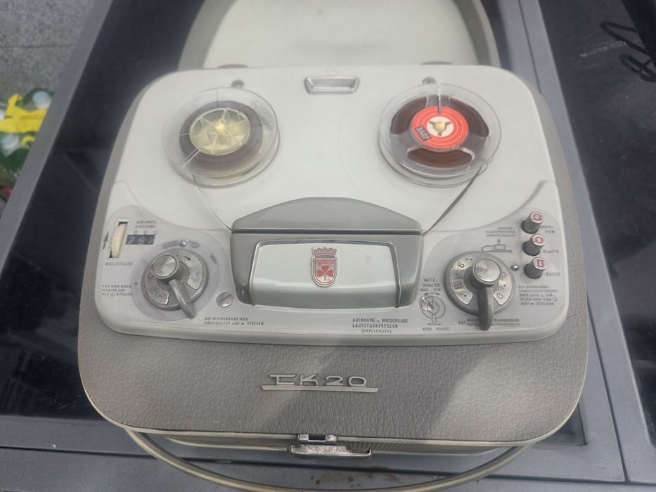 Vand magnetofon marca Grundig