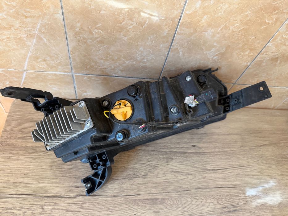 Lumina de zi DRL stanga Dacia Spring FARA PRINDERI RUPTE original