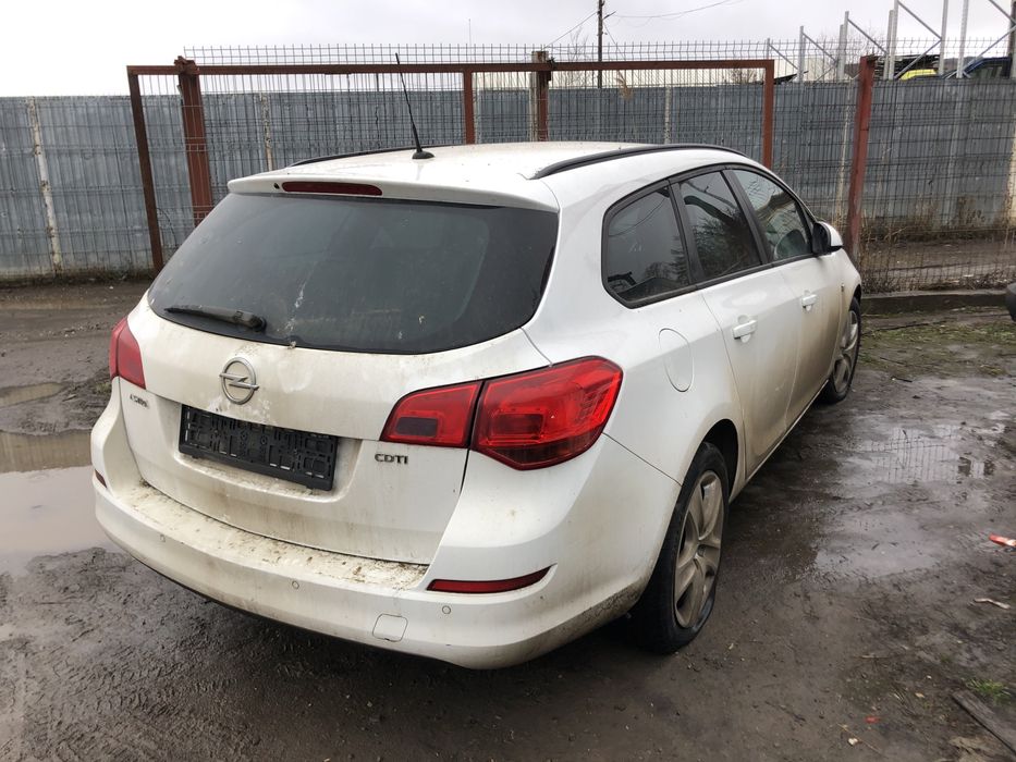 Piese din dezmembrari Opel Astra J combi 1.7cdti A17DTR