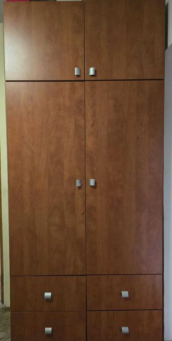 Dulap 2 usi foarte incapator, culoare cires, pal