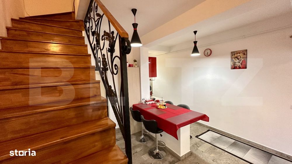 Apartament cu 3 camere si 2 bai, curte comuna, centrala pe gaz, ultrac — fotografia 1
