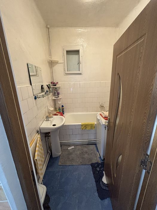 Casa in chirie dormitor + bucatarie