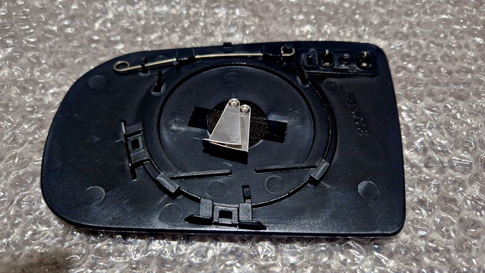 зеркало на автомобиль