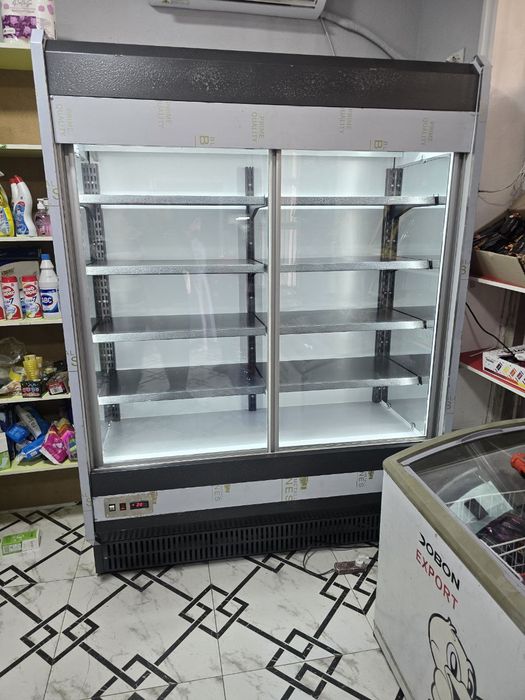 Витрина холодильник