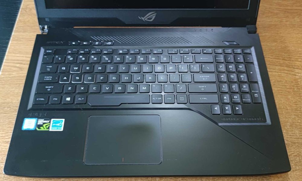 Laptop Gaming ASUS ROG Strix GL503VD – i7-7700HQ, GTX 1050 4GB, SSD+HDD