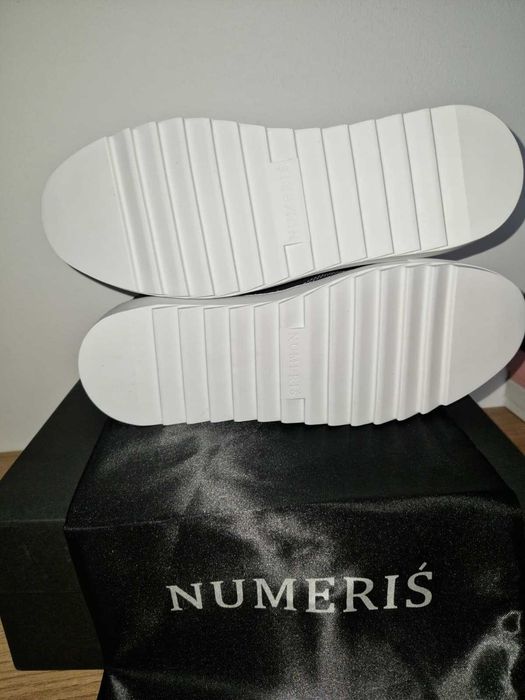 Adidasi NUMERIS negri marimea 40