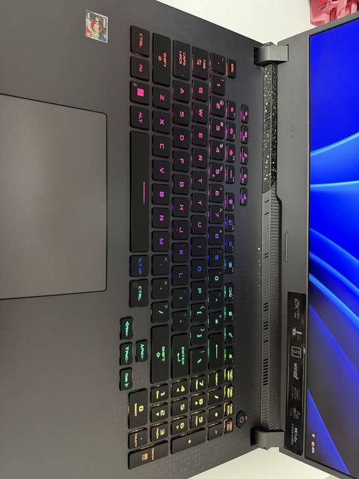 Asus ROG Strix G713RW