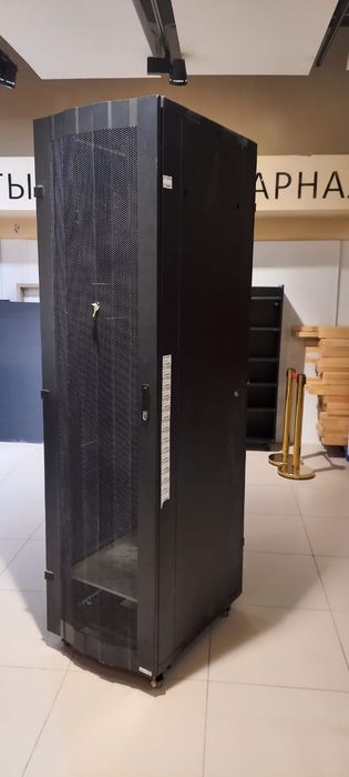 Северный шкаф для коммуникациц