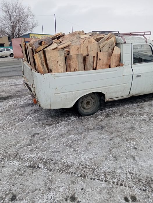 Ағаш,,,дрова швырок кесілген ағаш