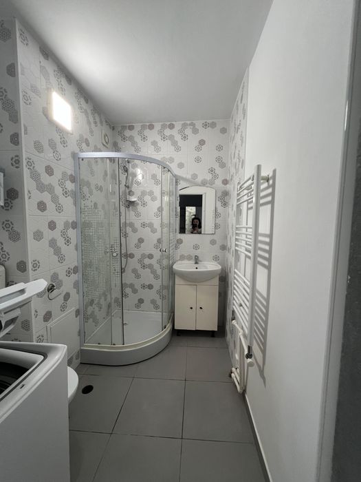 Inchiriez apartament tip studio, recent renovat, cu o camera, in zona premium Mazepa