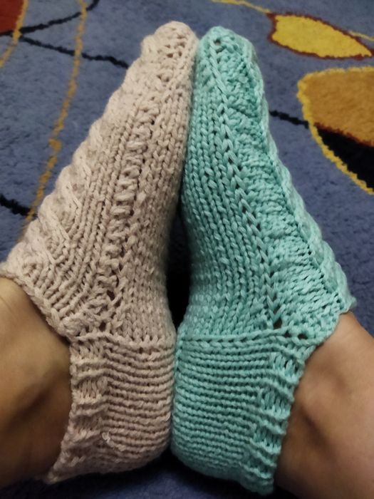 Вязаные сапожки и носки