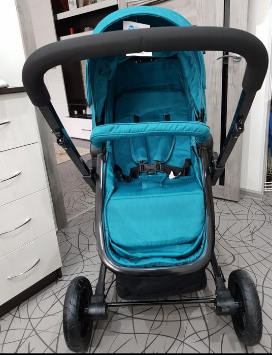 Детская прогулочная коляска