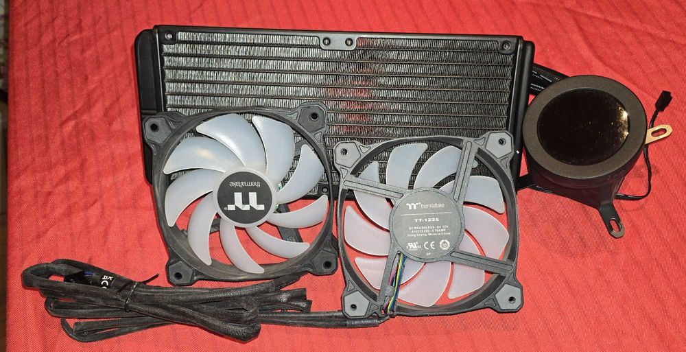 Cooler AIO (lichid) Thermaltake Floe Ultra 240 negru aRGB + display