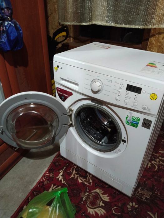 Продам стиральную машинку