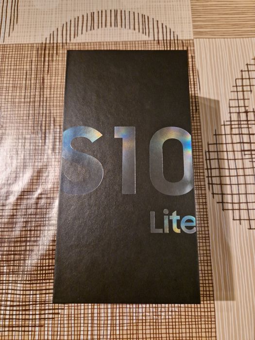 Телефон Samsung S10lite
