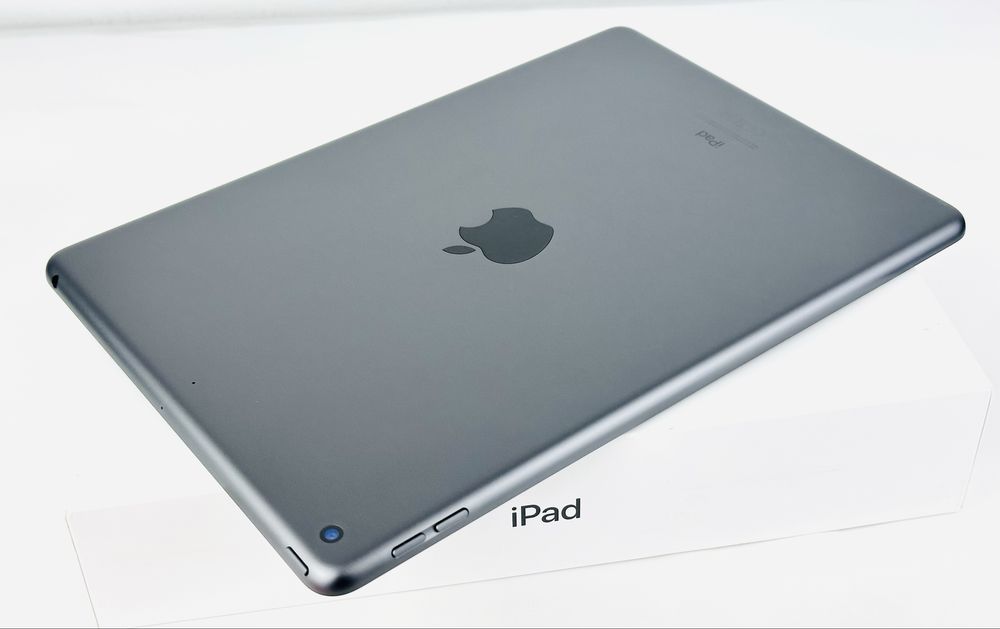 КАТО НОВ! Apple iPad 8th Gen 32GB WiFi Space Gray Гаранция!