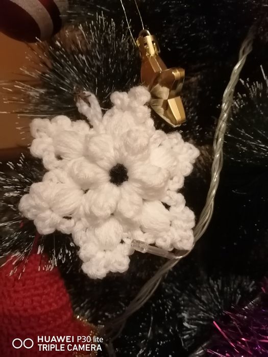 Ръчно изплетени коледни украси