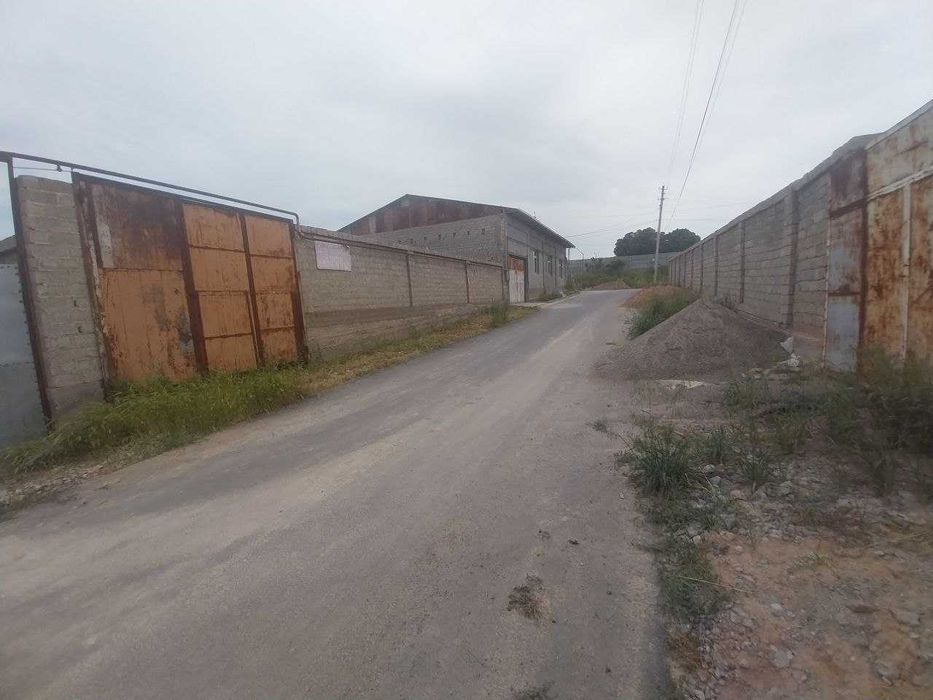 Қурилиши тугалланмаган 8-сотихли ховли