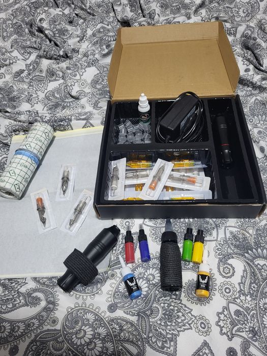 Aparat Tatuaje și Accesorii