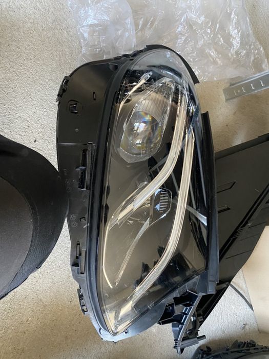 Фар десен мерцедес е класа w213 mercedes E class W213 full led
