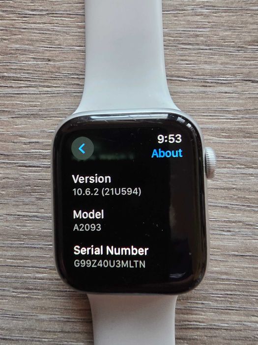 Продавам Apple Watch 5 в добро състояние