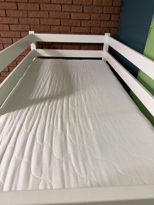 Детская двухярусная кровать