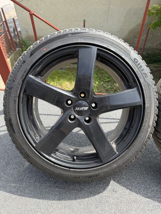 Алуминиеви джанти със зимни гуми 225/45/18 5х112 66.6 ЕТ45 7,5J