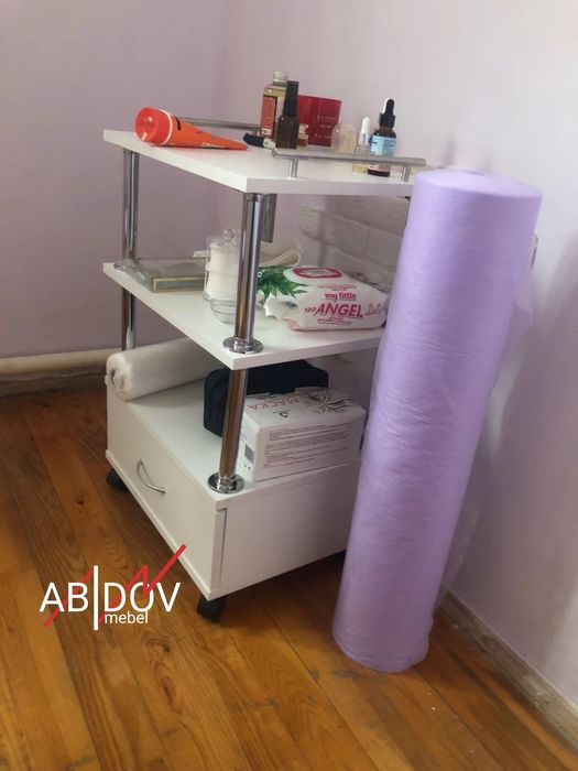 Для салона красоты и косметологии тумбочка  ,  помощница  , тележка .