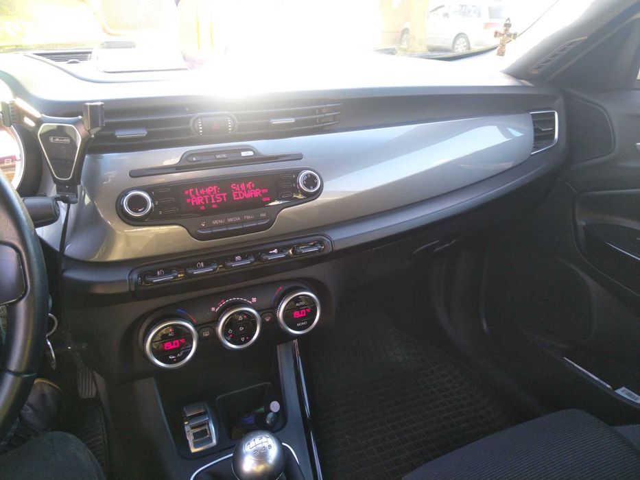 ALFA ROMEO Giulietta 2011 — imagine 5