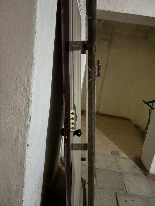 Продам входную дверь