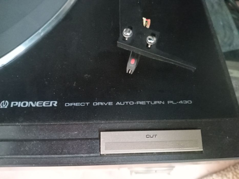 Проигрователь виниловых дисков