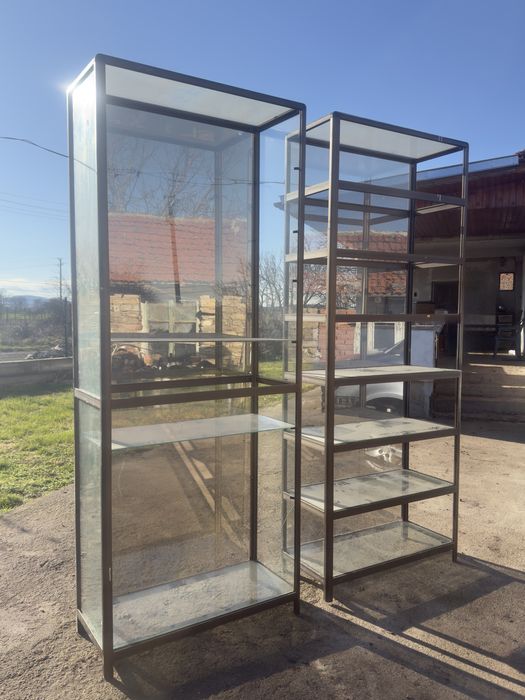 Продавам алуминиеви витрини / рафтове