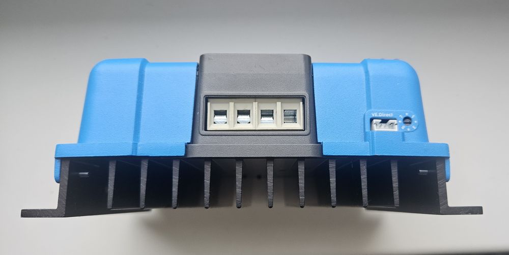 Контролер Victron 100/50