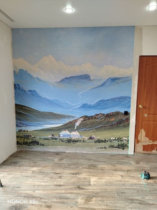 Поклейка обоев и галтель