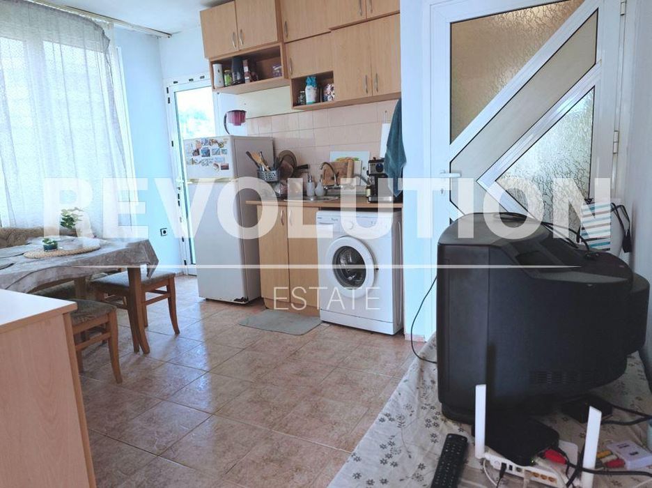 Дава се под наем Тристаен апартамент в Варна, ВИНС - 80 кв.м за 450 € - Снимка #4