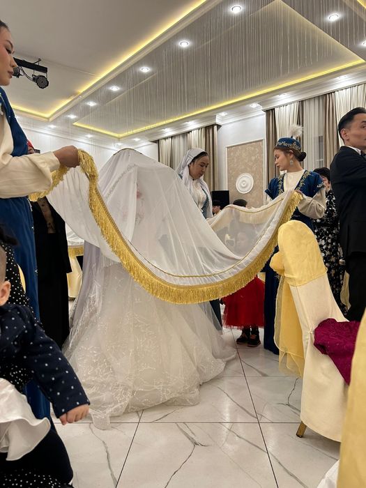 Ақ көйлек және фата