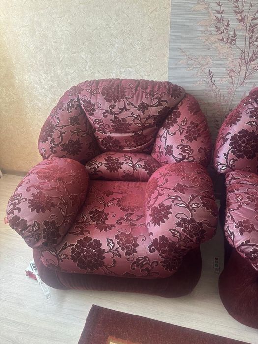 Диван с двумя креслами за 50000