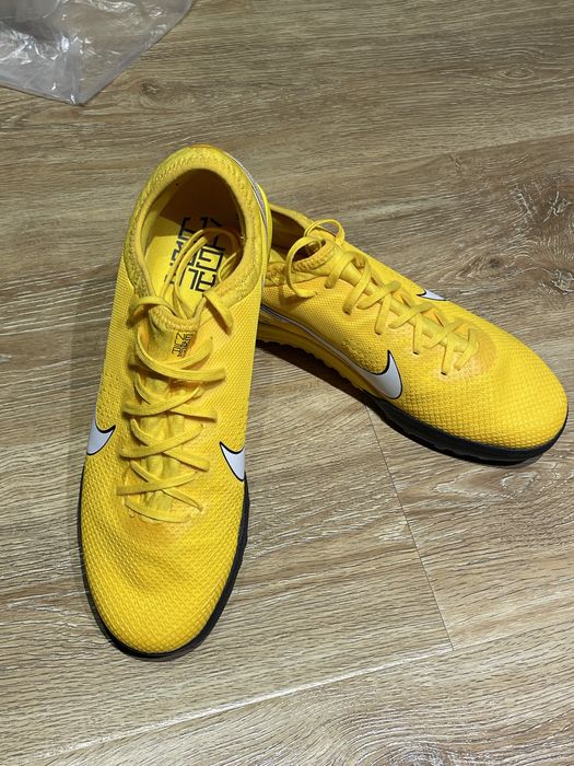 продам бутсы 44 размера