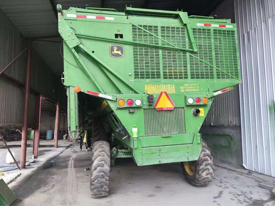 Сельхоз техника John Deere