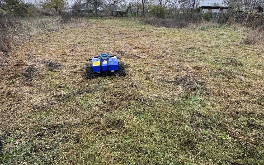 Servicii de cosit, taieri iarba pe terenuri, curti, livezi in Prahova