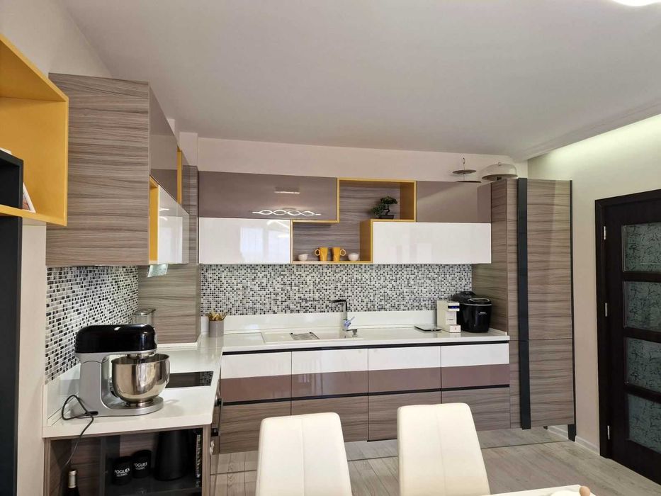 Продава се Двустаен апартамент в Шумен, Пазара - 65 кв.м за 1883 €/кв.м - Снимка #2