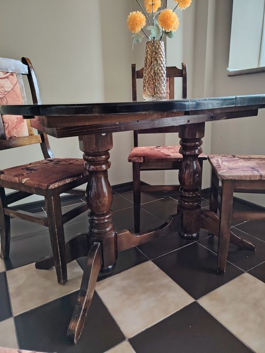 Трапезна разтегателна маса от масив