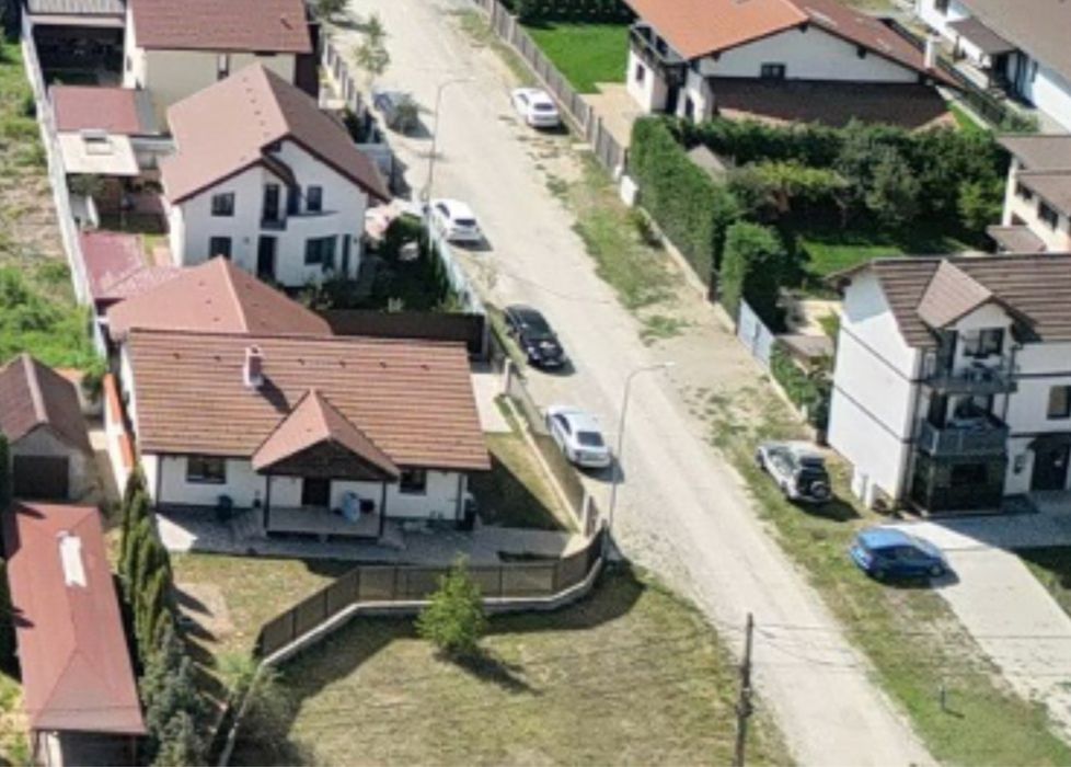 PARTICULAR OFER CASA singur in curte, 3 camere, Livada 1, Ghimbav