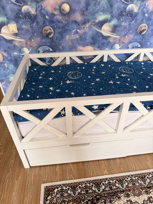 Продам кровать с матрасом